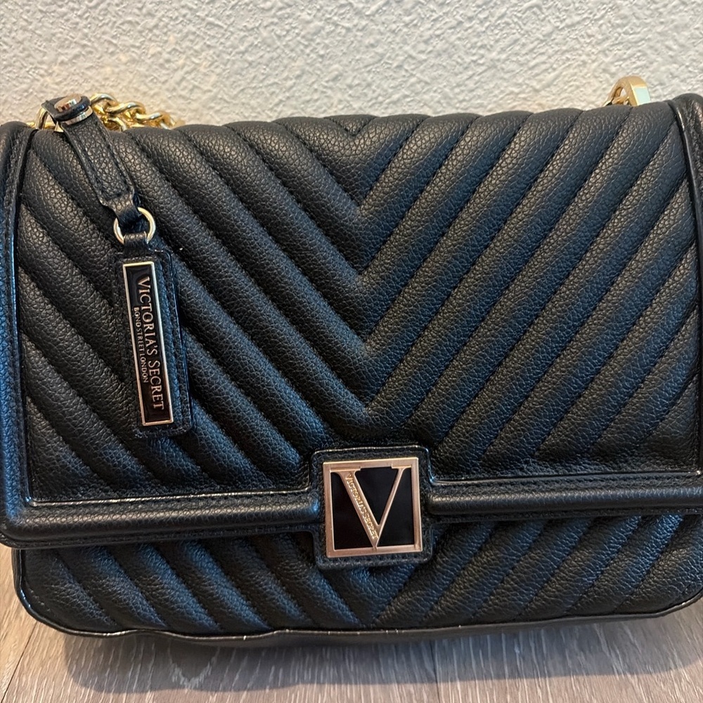 Victoria's Secret Black Chevron Shoulder Bag - Picture 3 of 7